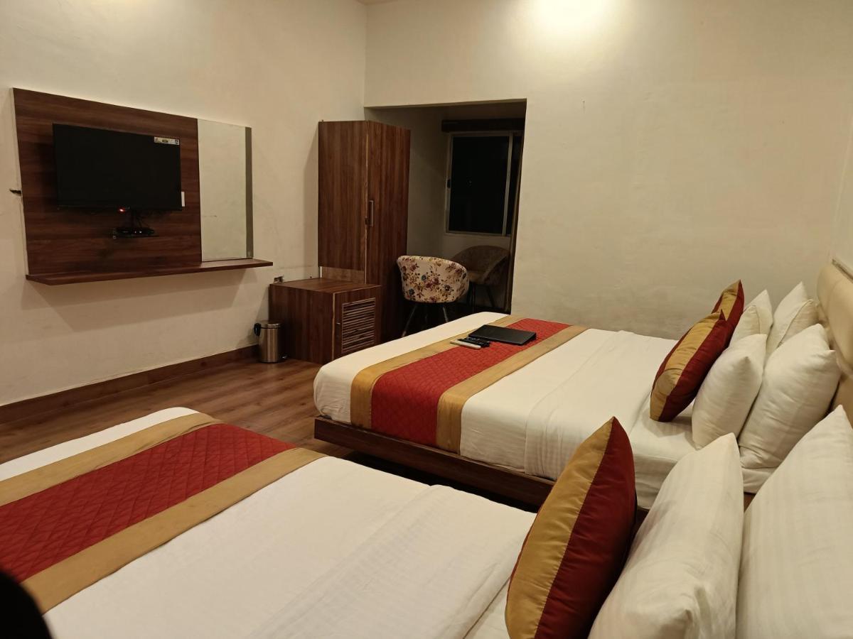 Leela Bizotel Junagadh Exteriör bild